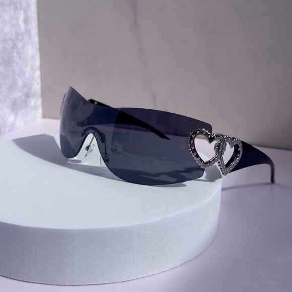 Y2K Rimless Sunglasses, Unisex in Black. Trendy Gradient Wrap-Around - Picture 1 of 7